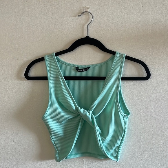 ✨3/$15✨Twist Front Rib-Knit Tank Crop Top - Picture 5 of 11